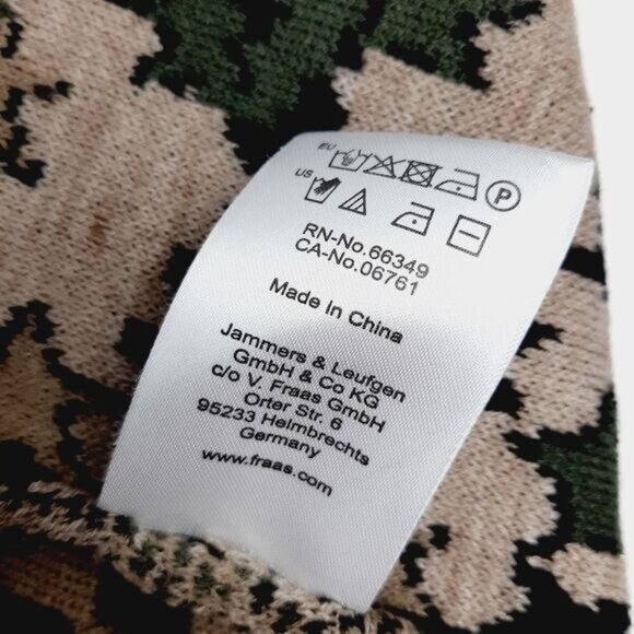 V. FRAAS Fine Knit Reversible Infinity Scarf Stripes Stars & Camo Sz O/S - Picture 7 of 9